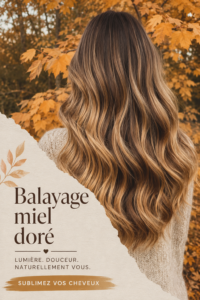 Une femme avec un balayage doré miel éblouissant qui souligne son style naturel.