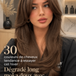 Une femme avec une belle couleur de cheveux caramel inspirée par les tendances hivernales.