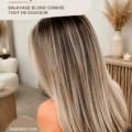 Femme avec balayage blond cendré soyeux et élégant