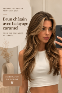 Modèle avec des cheveux châtaigne et balayage caramel, mettant en valeur une coupe moderne.