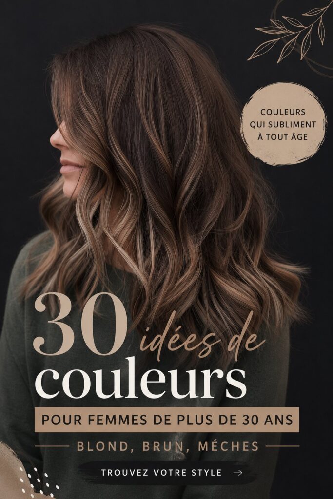 Femme souriante avec des cheveux colorés en blond et roux